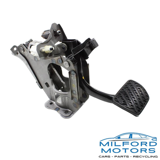 Brake Stop Pedal & Bracket Fits 2017 Infiniti Q50 Sedan 2.0L