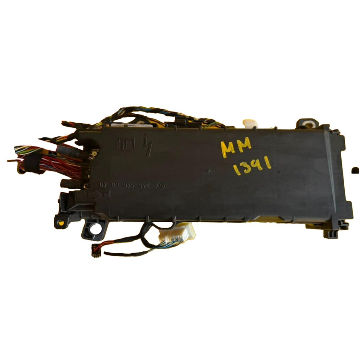 USED OEM CABIN UNDER DASH FUSE BOX