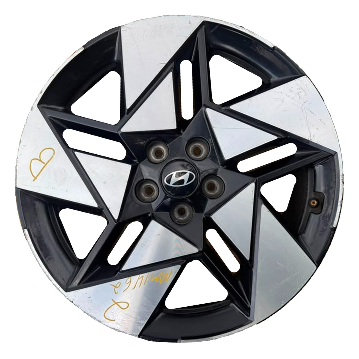 Used 2024–2025 Hyundai Kona 19x7.5 Alloy Wheel — 5 Slotted Spoke — 5 Lug — TPMS — OEM 52910BE400