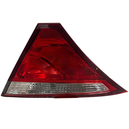 OEM Used Right Passenger Side Inner Tail Light – 6,944 Miles – 2015-2017 Toyota Camry