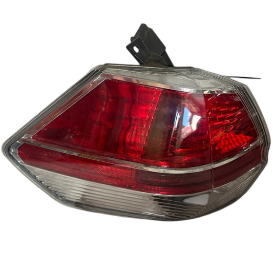 Used 2014-2017 Nissan Rogue Left Driver Side Quarter Panel Tail Light OEM 26555-4BA0A