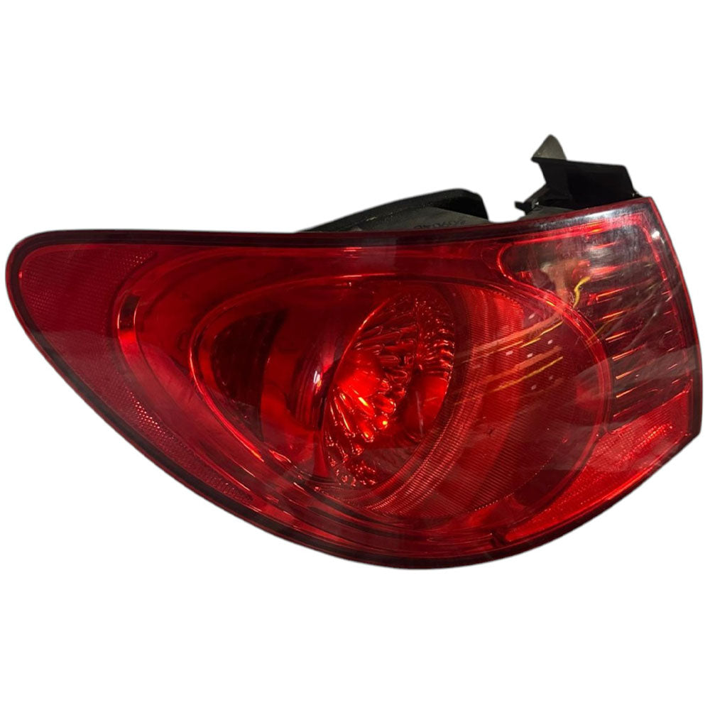 2007-2010 Hyundai Elantra Sedan Right Passenger Side Quarter Panel Tail Light OEM 92402-2H050 Used