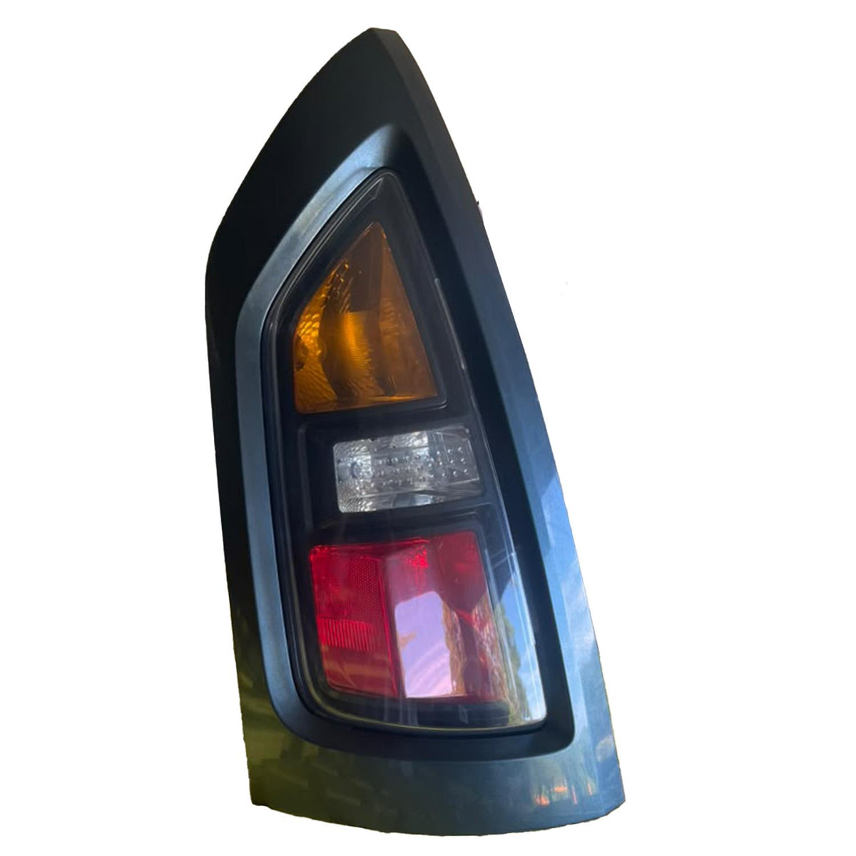 Used OEM Driver Left Tail Light Red Lower Amber Upper – 2010–2011 Kia Soul – 924102K000