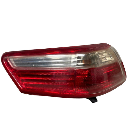 Used OEM Left Tail Light Quarter Panel Mounted Without Red Outline 2007–2009 Toyota Camry 8156133490