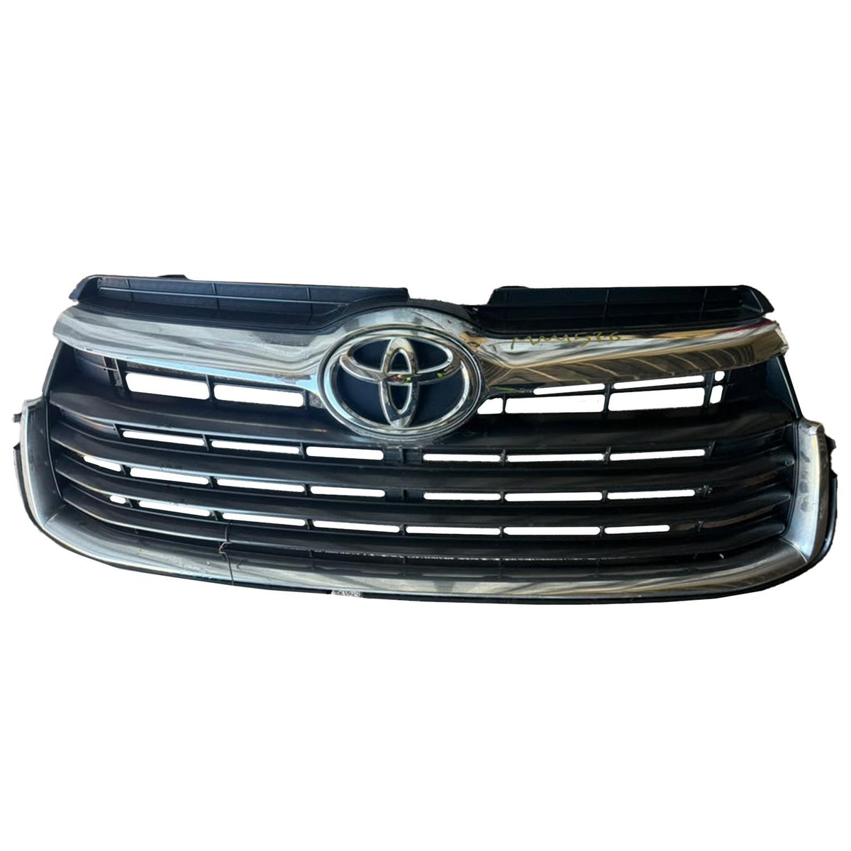 Used OEM Toyota Highlander Front Inner Upper Grille 2014–2016 LE LE Plus XLE Limited 115,762 miles