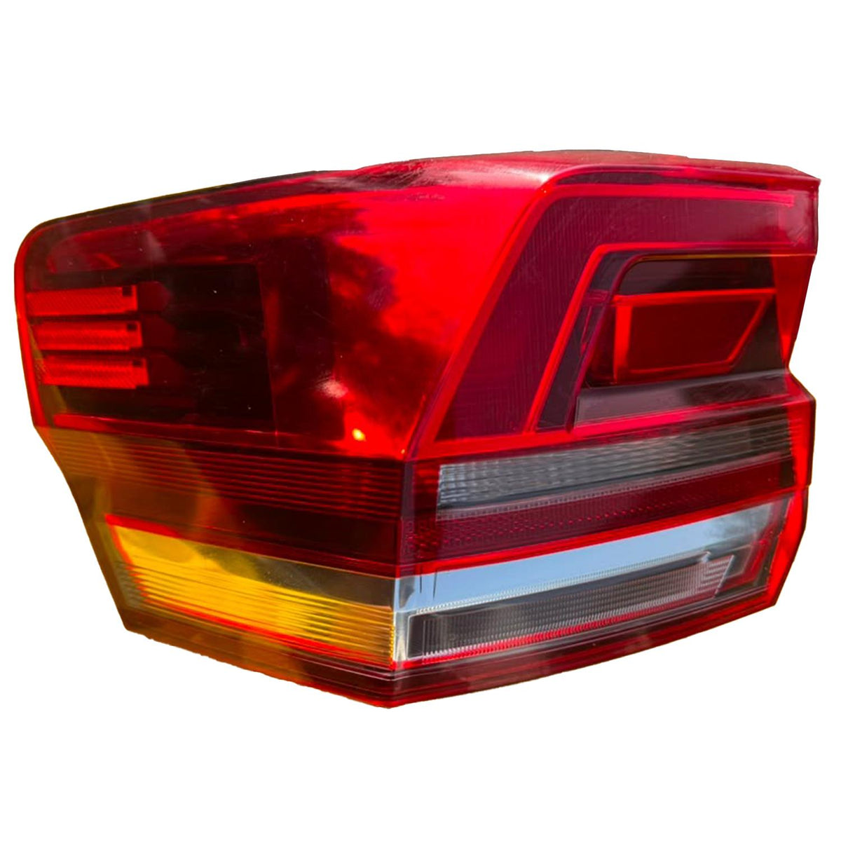 2018-2020 USED OEM DRIVER TAIL LIGHT – INCANDESCENT – QUARTER PANEL MOUNTED