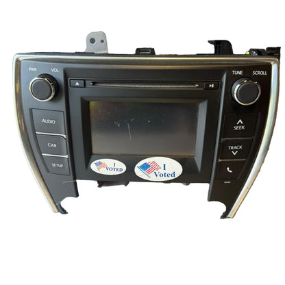 2015 Toyota Camry OEM Radio Audio Receiver Display P100366 86140-06390 63K Miles