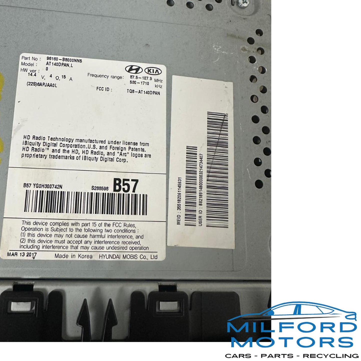 Used OEM Radio Receiver Unit - 2017-2019 Hyundai Santa Fe - US Market - Without Navigation - 96160-B8000NN5