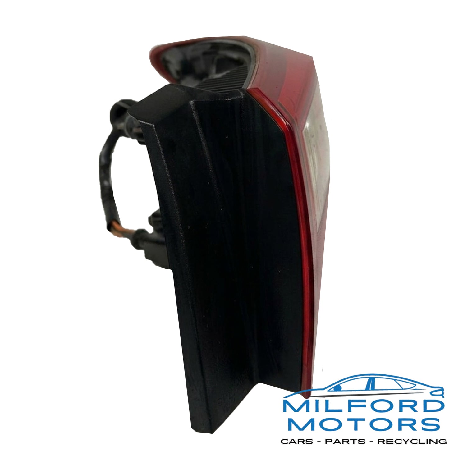 Used OEM Right Outer Tail Light Quarter Panel Mounted Incandescent 2016–2025 Chevrolet Malibu 84882384