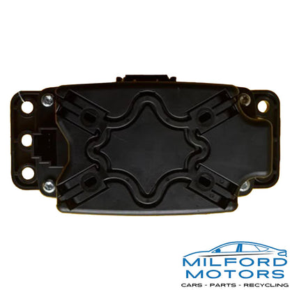 Used 2014-2017 Mercedes-Benz Radio / Audio Control Unit – Center Console