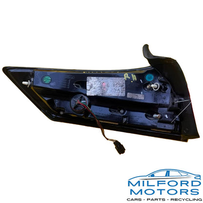 USED OEM PASSENGER TAIL LIGHT – QUARTER PANEL MOUNTED