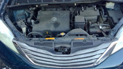 Passenger Side Halogen Headlight Assembly Fits 2011-2020 Toyota Sienna V6