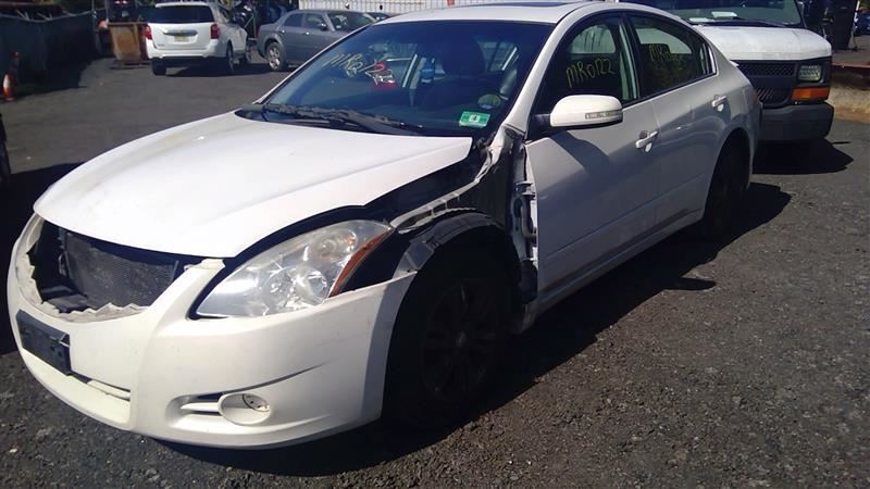 Driver Side Headlight Assembly Halogen 2010-2012 Nissan Altima Sedan 2.5L