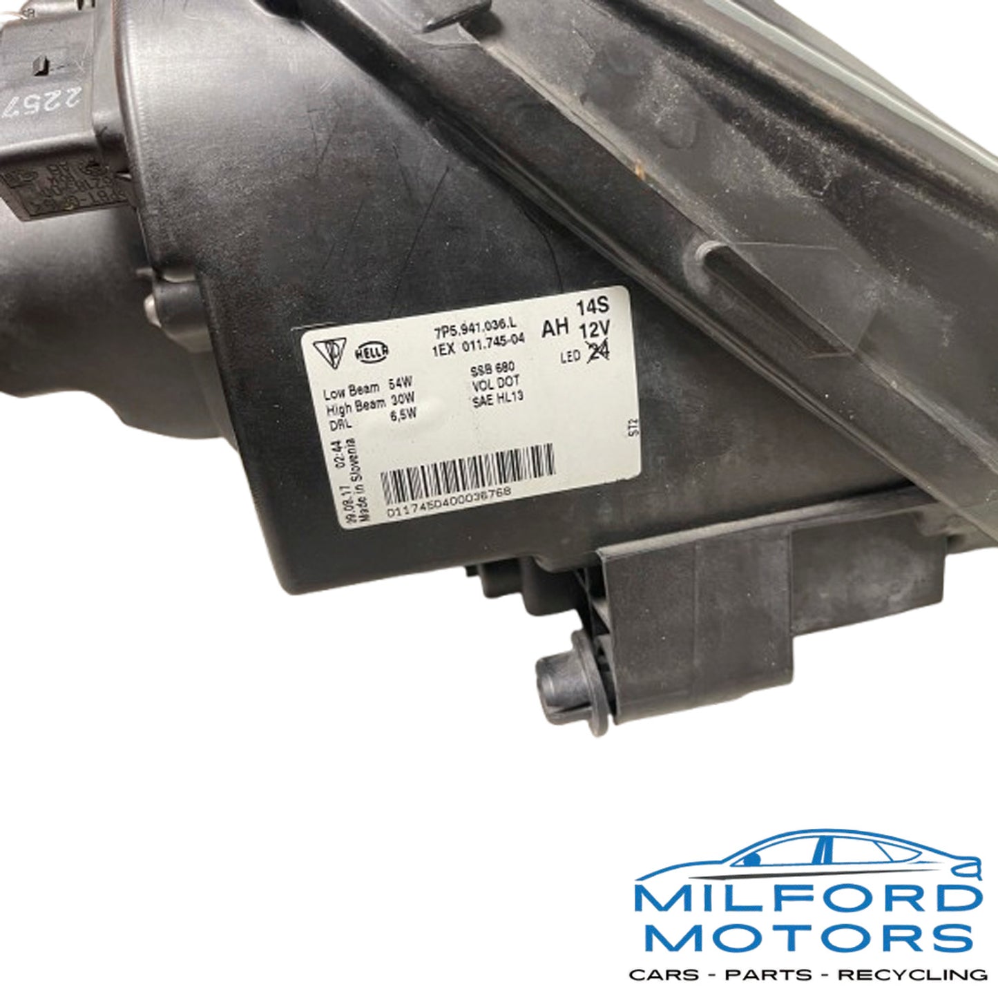 Passenger Side LED Headlight Fits 2015-2018 Porsche Cayenne 3.6L