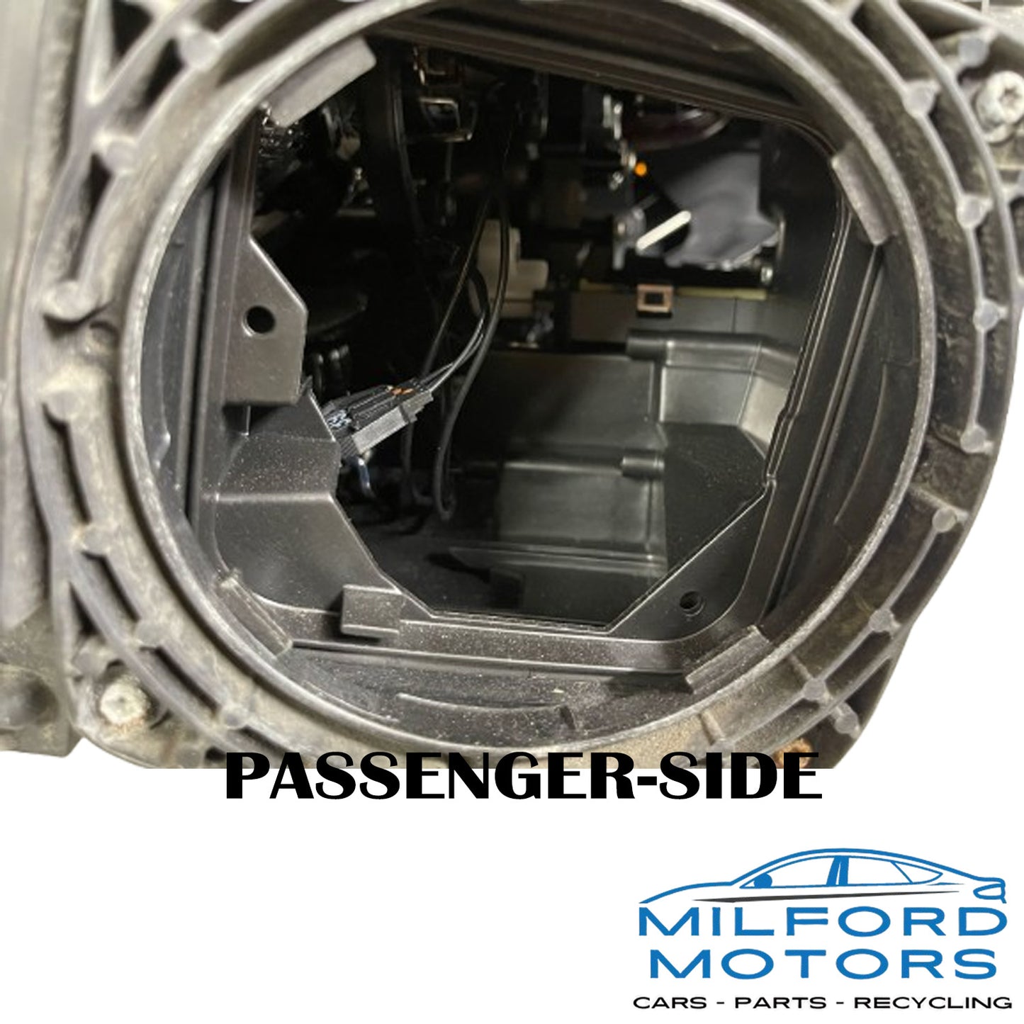 Passenger Side (RH) Halogen Headlight Assembly Fits 2013-2016 GL350 3.0L