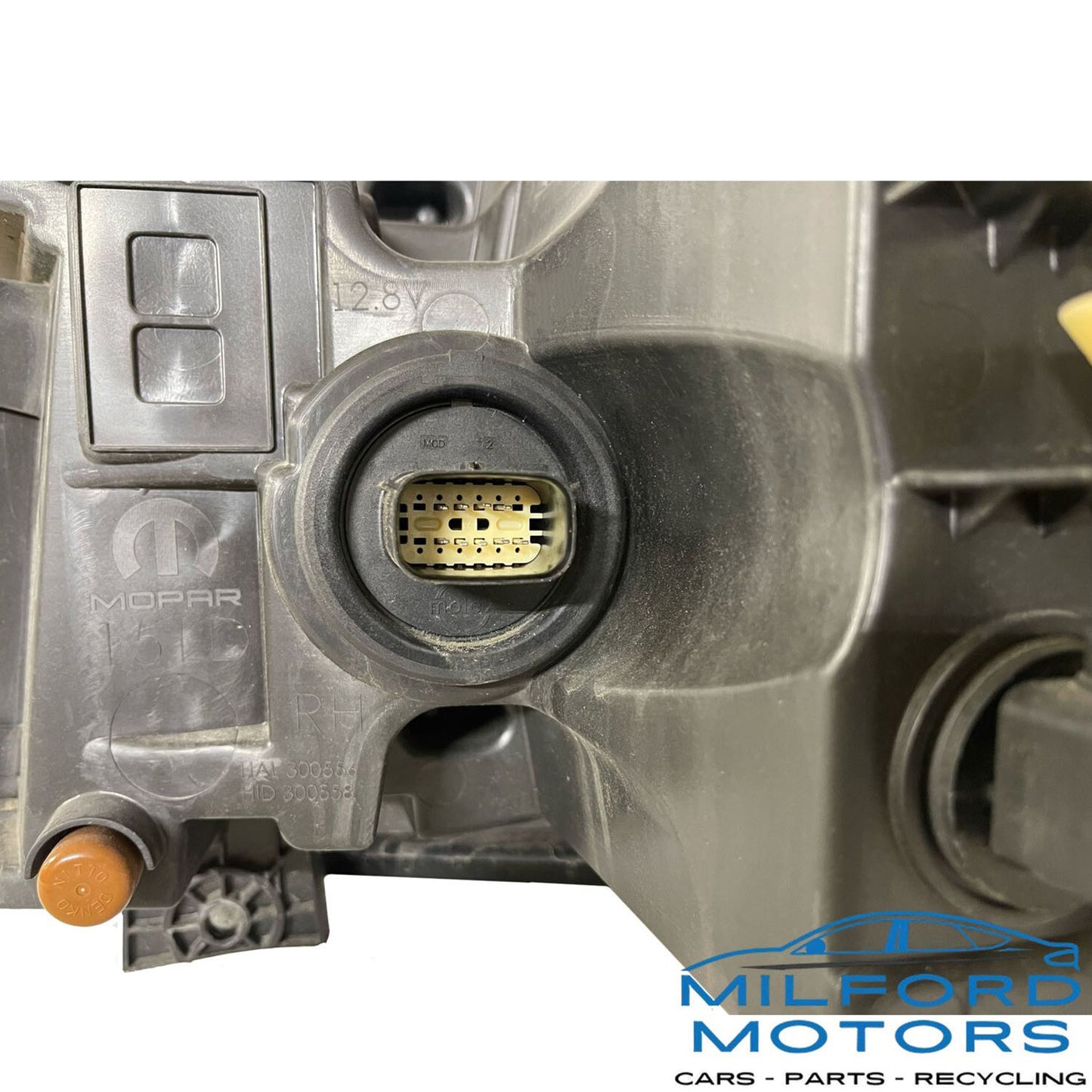 Passenger Side Headlight Assembly Halogen 2018-2021 Dodge Charger 5.7L