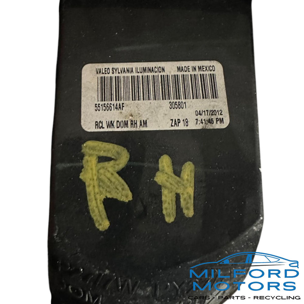 Right Passenger Tail Light Fits for 2005-2006 Jeep Grand Cherokee Laredo 3.7L