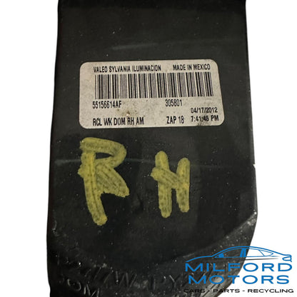 Right Passenger Tail Light Fits for 2005-2006 Jeep Grand Cherokee Laredo 3.7L