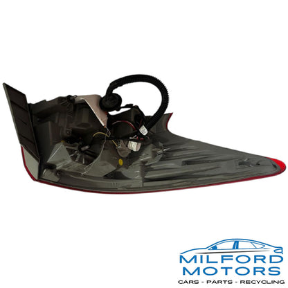 Right Passenger Side Tail Light Fits for 2016-2019 Nissan Sentra S 1.8L