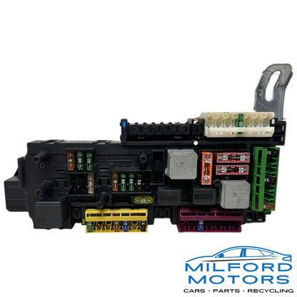 Fuse Relay Box Engine Compartment 2013-2015 Mercedes-Benz C300 Sedan 3.5L