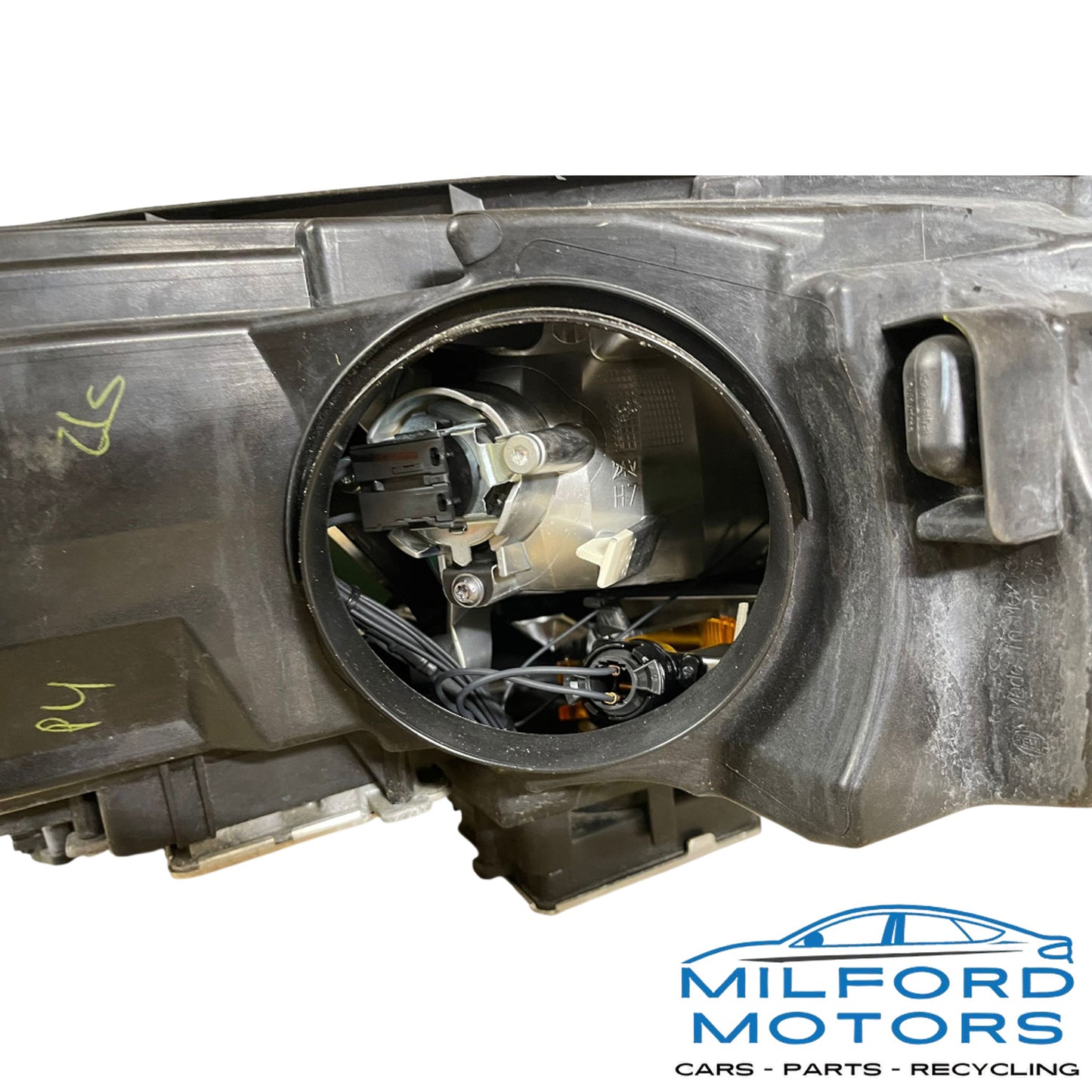 Driver Side Xenon Headlight Fits 2015-2017 Volkswagen Golf GTI Hatch 2.0L