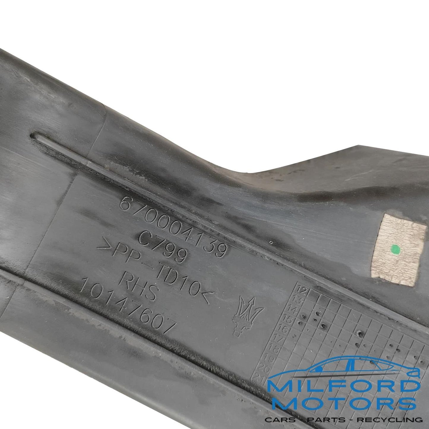 Passenger Side Radiator Air Guide Fits 2016 Maserati Ghibli Sedan 3.0L