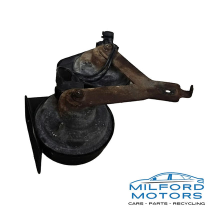 Horn w/ Bracket Fits 2018 Ford E-350 Super Duty 6.2L 613-999599