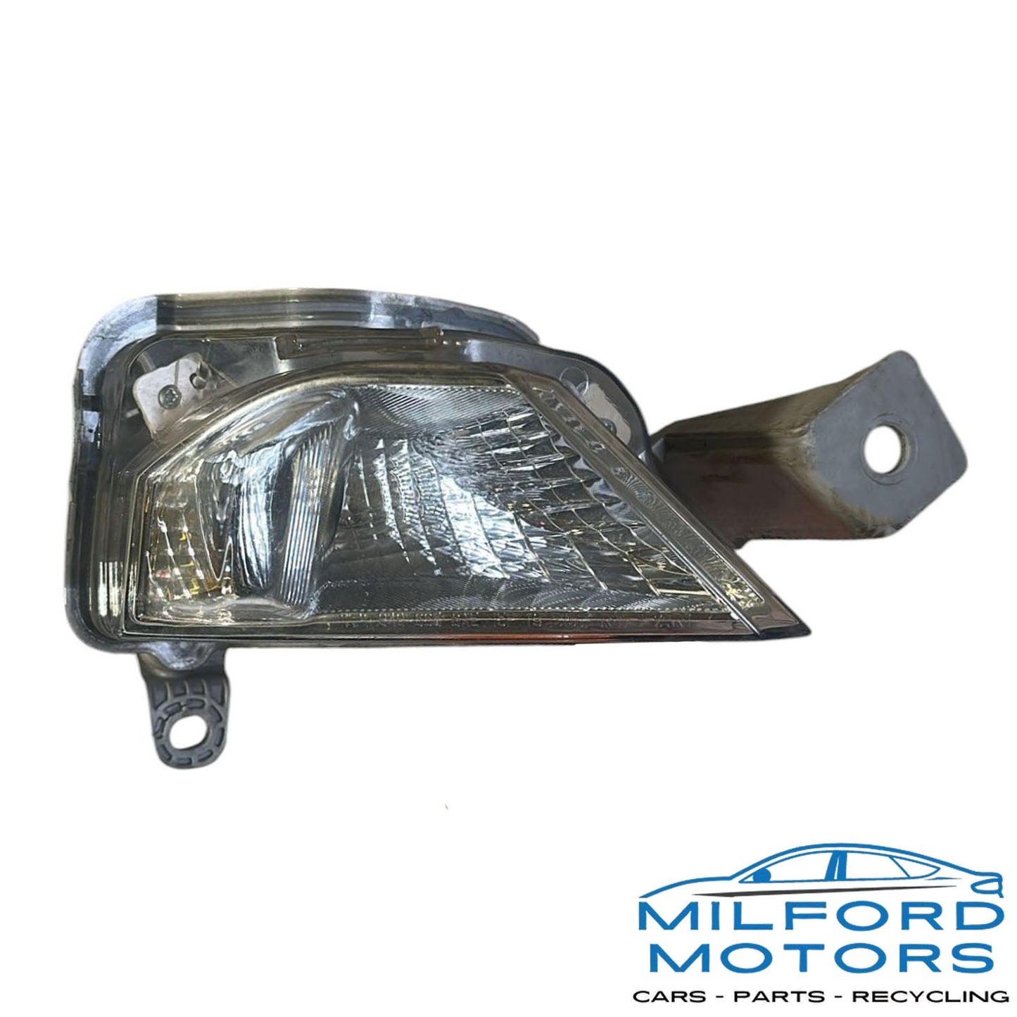 Passenger Side Lower Front Fog Light Fits 2019 - 2022 Nissan Altima