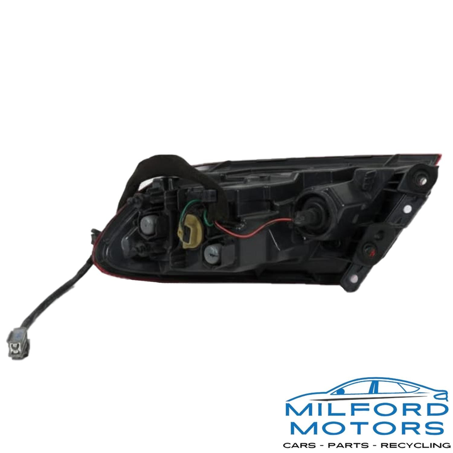 Driver Tail Light Sedan Quarter Panel Mounted Fits 2015-2016 Chrysler 200