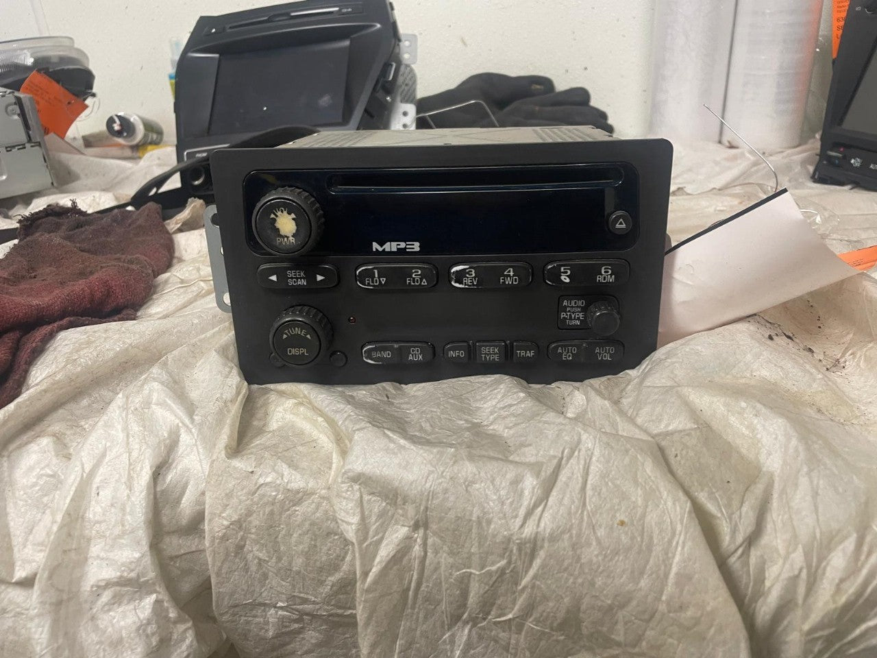 Audio Equipment Radio AM-FM-stereo-MP3-single CD Fits