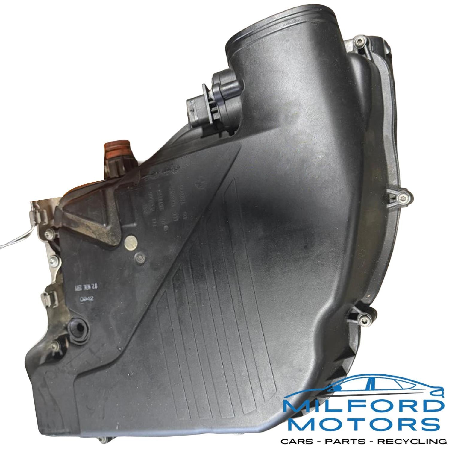 Passenger Side Air Cleaner Fits 2012 BMW 650i 4.4L Twin Turbo