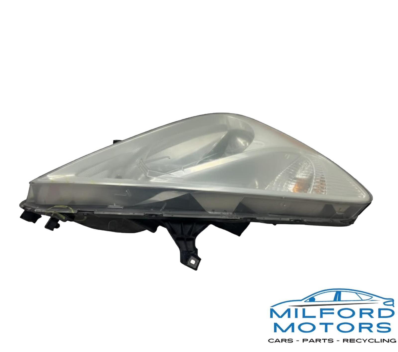 Passenger Side Headlight Assembly Fits 2006 Honda Accord 2.4L