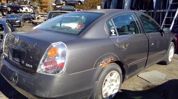Passenger Side Front Door Assembly Fits 2002-2004 Nissan Altima / S / SL 2.5L