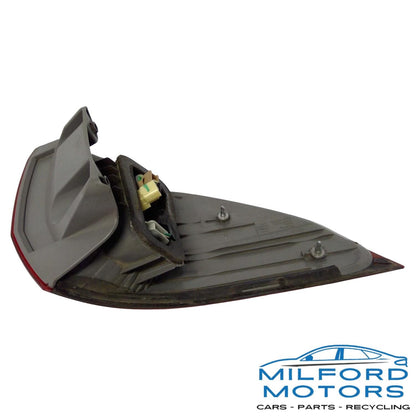 Passenger Side Tail light Quarter Panel Mounted Fits 2006 Toyota Sienna 3.3L