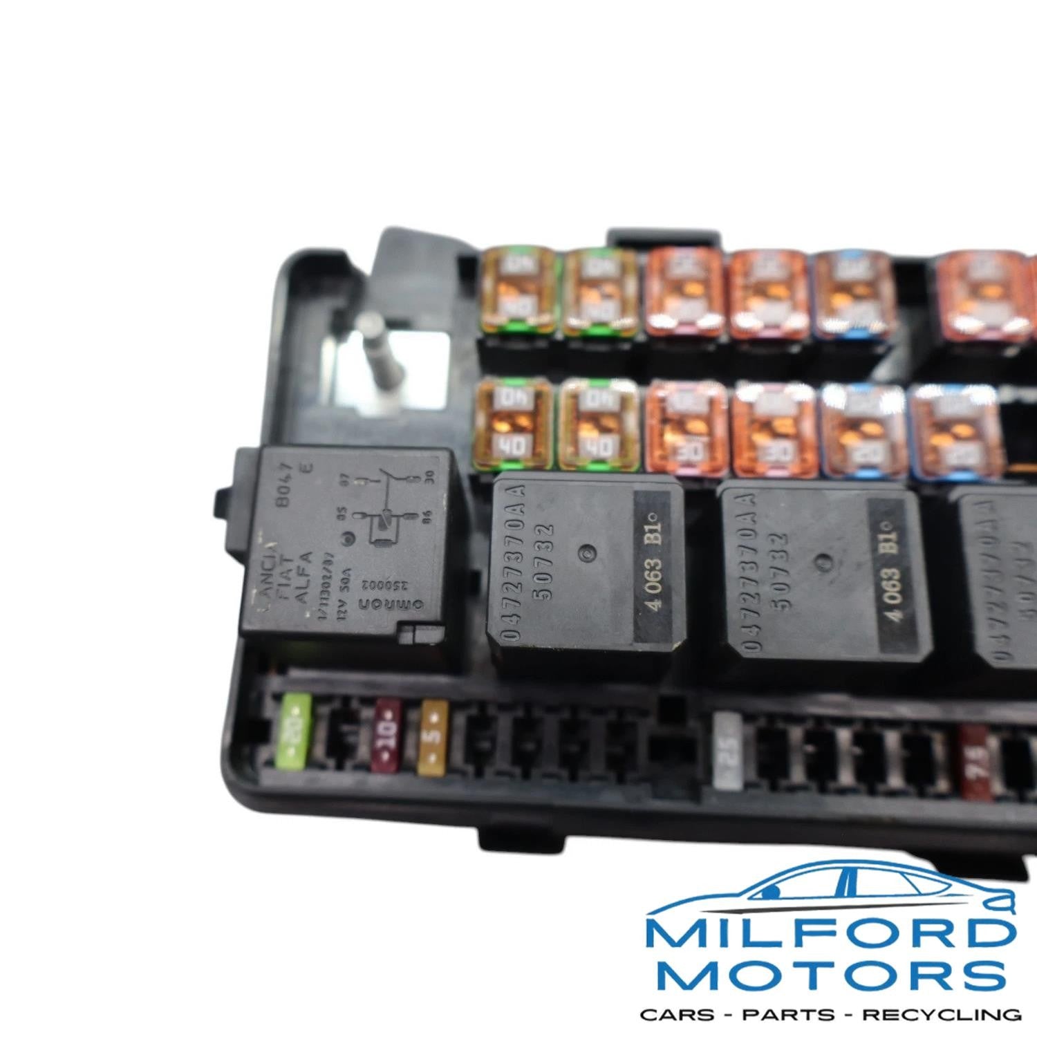 Engine Bay Fuse Power Block Junction Box 2016 Maserati Ghibli Sedan 3.0L