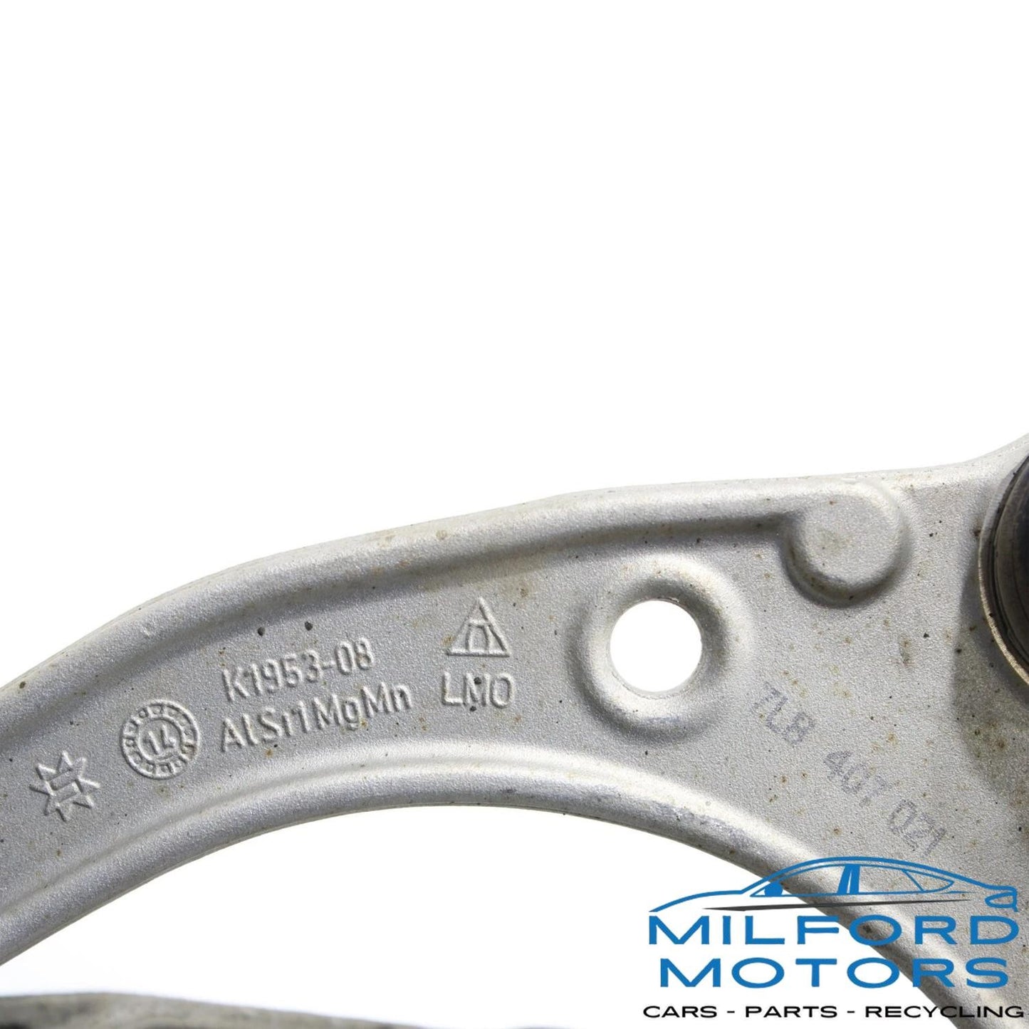 Front Right Side Upper Control Arm w/ Bracket - 2015 Audi Q7 3.0L 7L8407021