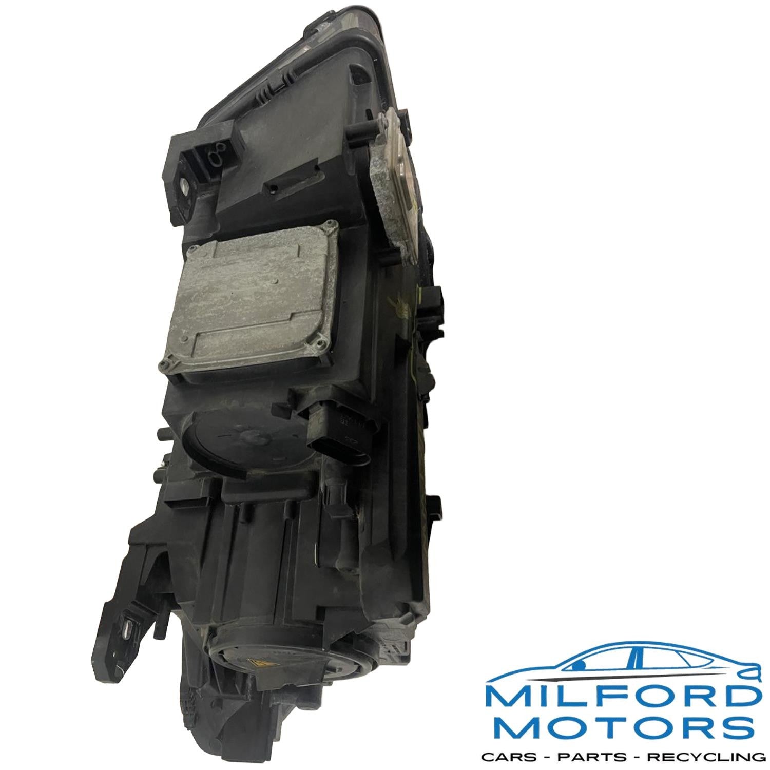Driver Side Headlight Assembly Fits 2014 Mercedes-Benz CLA CLA 250 2.0L
