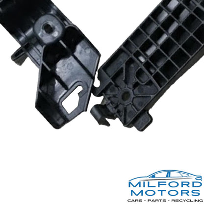 Passenger Side B-Pillar Bracket Fits 2015 Audi Q7 Premium Plus 3.0L 4L0858848