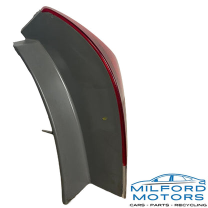 Passenger Side Tail Light Quarter Panel Mounted Fits 2013-2016 Toyota Venza 2.7L
