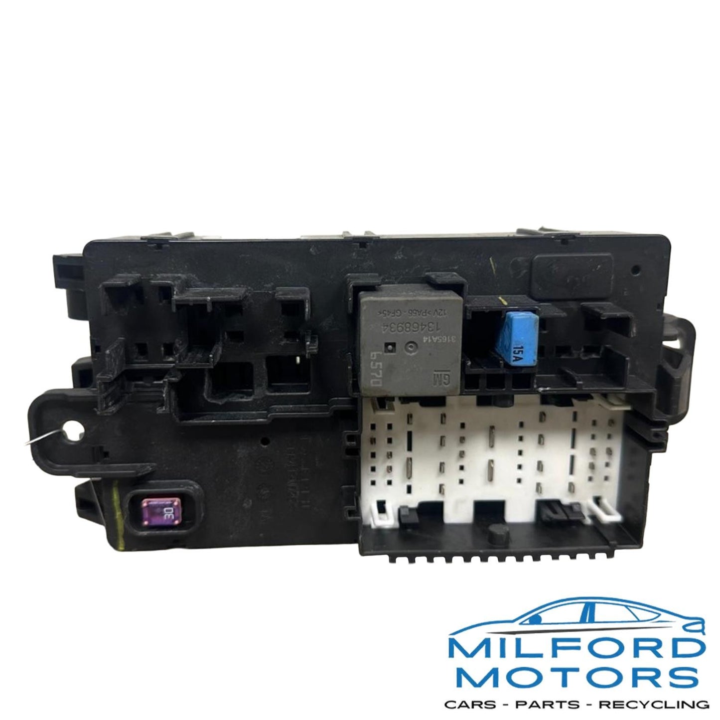 Cabin Engine Fuse Box Fits 2024 Chevrolet Silverado 2500HD 6.6L