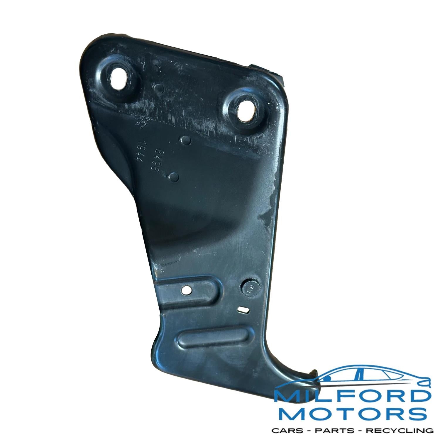 Front Left Radiator Intercooler Support Bracket - 2016 Maserati Ghibli Sedan V6