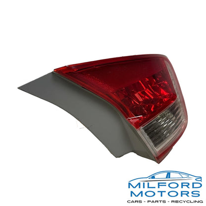 Driver Side Tail Lamp Quarter Panel Mounted  Fits 2012-2014 Toyota Camry 2.5L