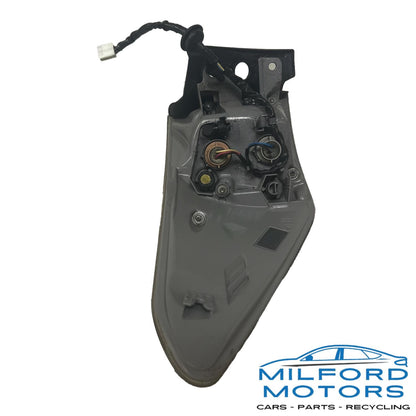 Passenger Side Tail Lamp Quarter Panel Mounted Fits 2014-2016 Highlander 3.5L