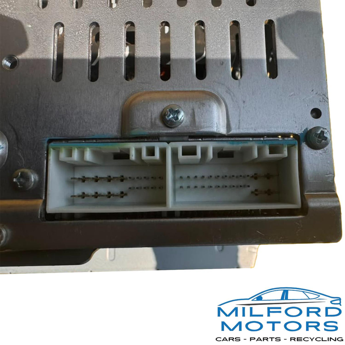 2015-2016 Hyundai Santa Fe Sport Radio Audio Receiver AM FM CD SAT MP3 96170-4Z150