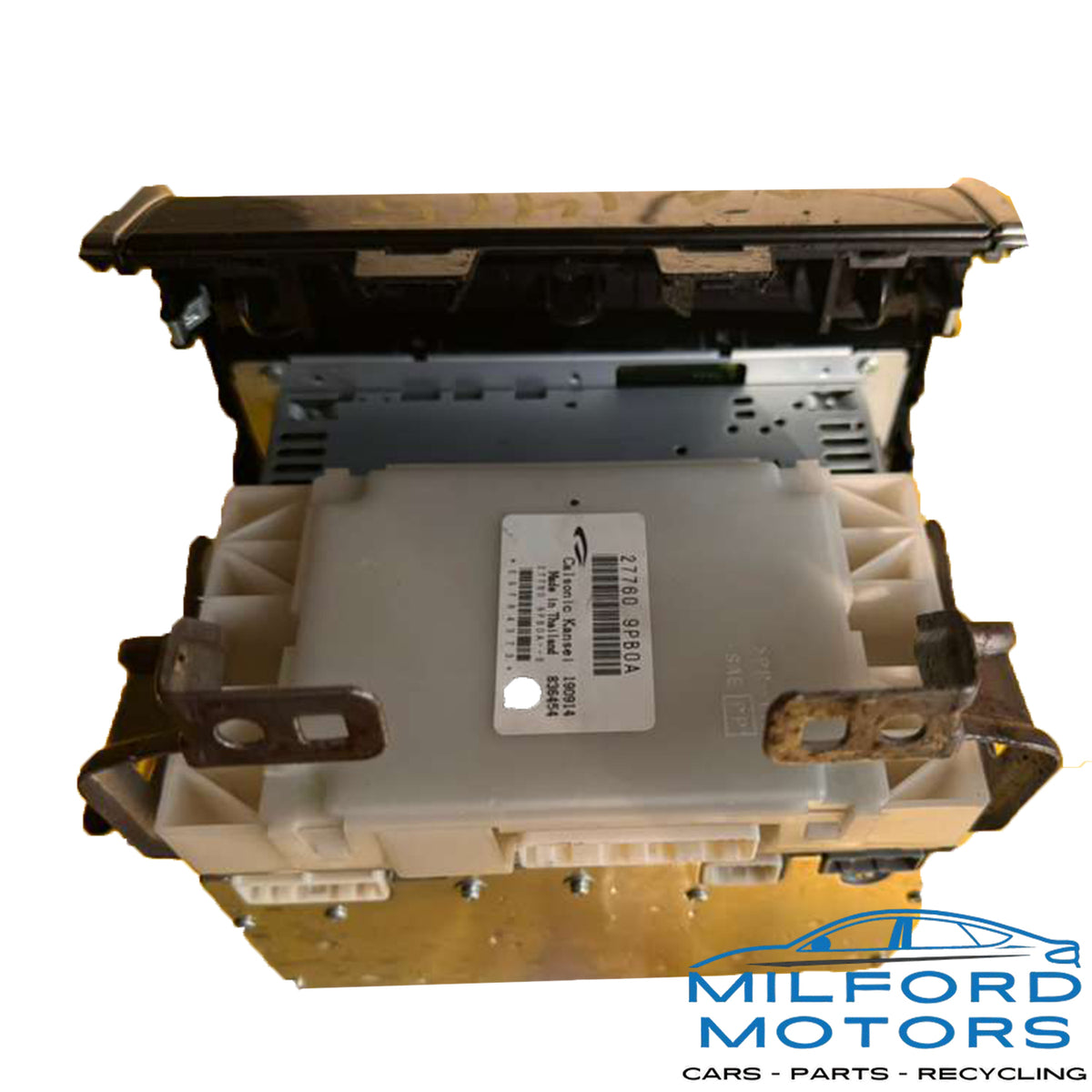 Used OEM Radio Audio Receiver AM/FM Stereo 6-CD Changer – 2013–2016 Nissan Pathfinder