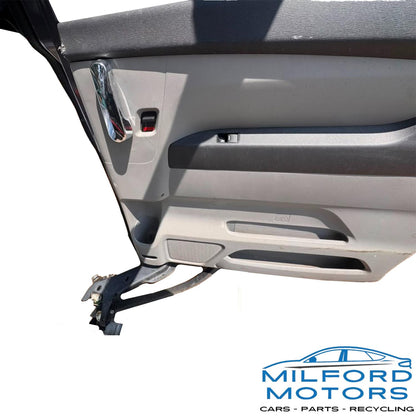 2011–2017 Honda Odyssey Front Left Door Assembly – w/Glass &amp; Regulator – 115,901 Miles