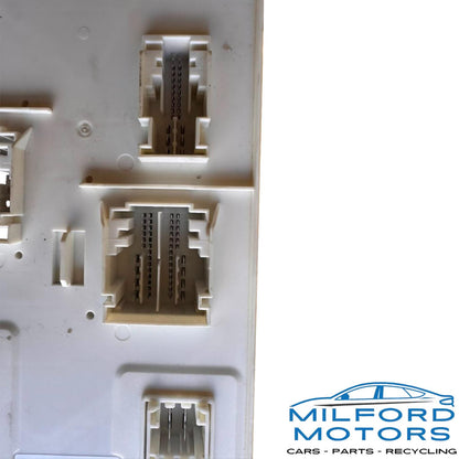 Used OEM 2014-2016 Mercedes-Benz Front Lamp SAM / Signal Activation Module