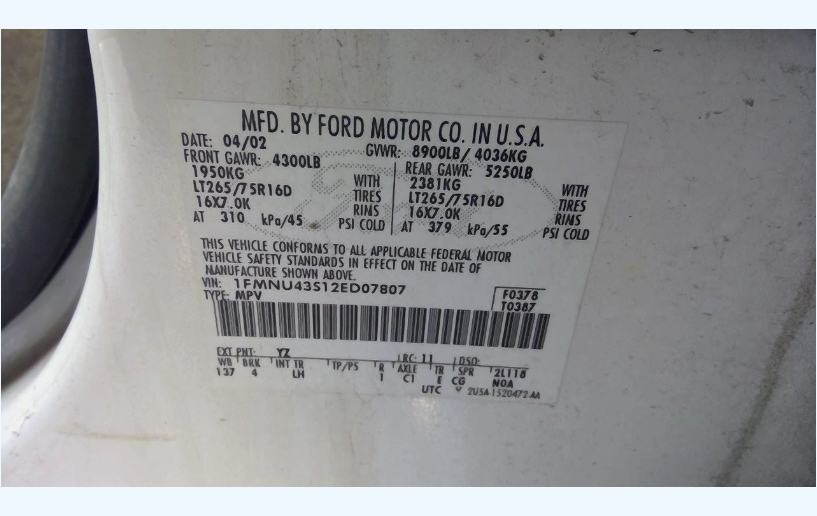 Used 1999–2004 Ford Super Duty / Excursion OEM Grille