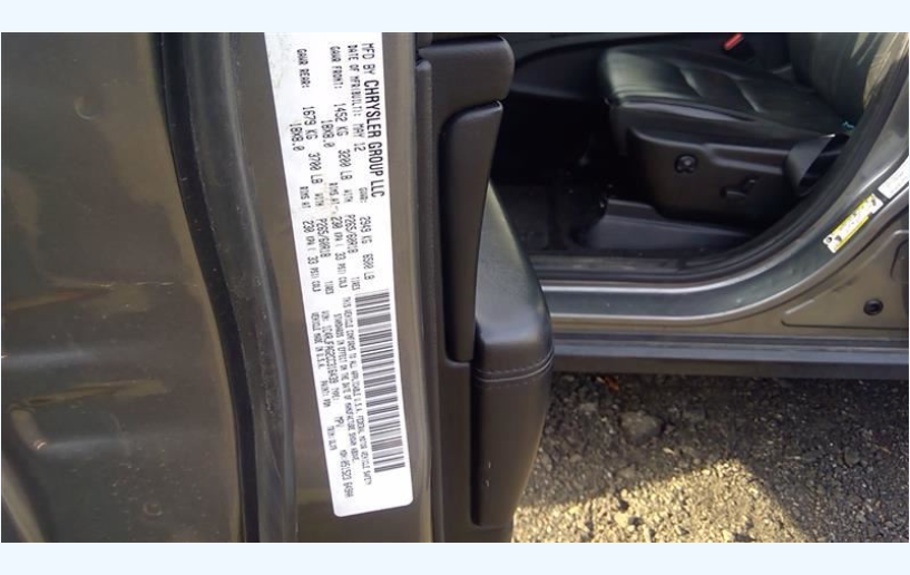 2011-2013 Jeep Grand Cherokee Right Passenger Side Quarter Panel Tail Light OEM 55079420AG Used